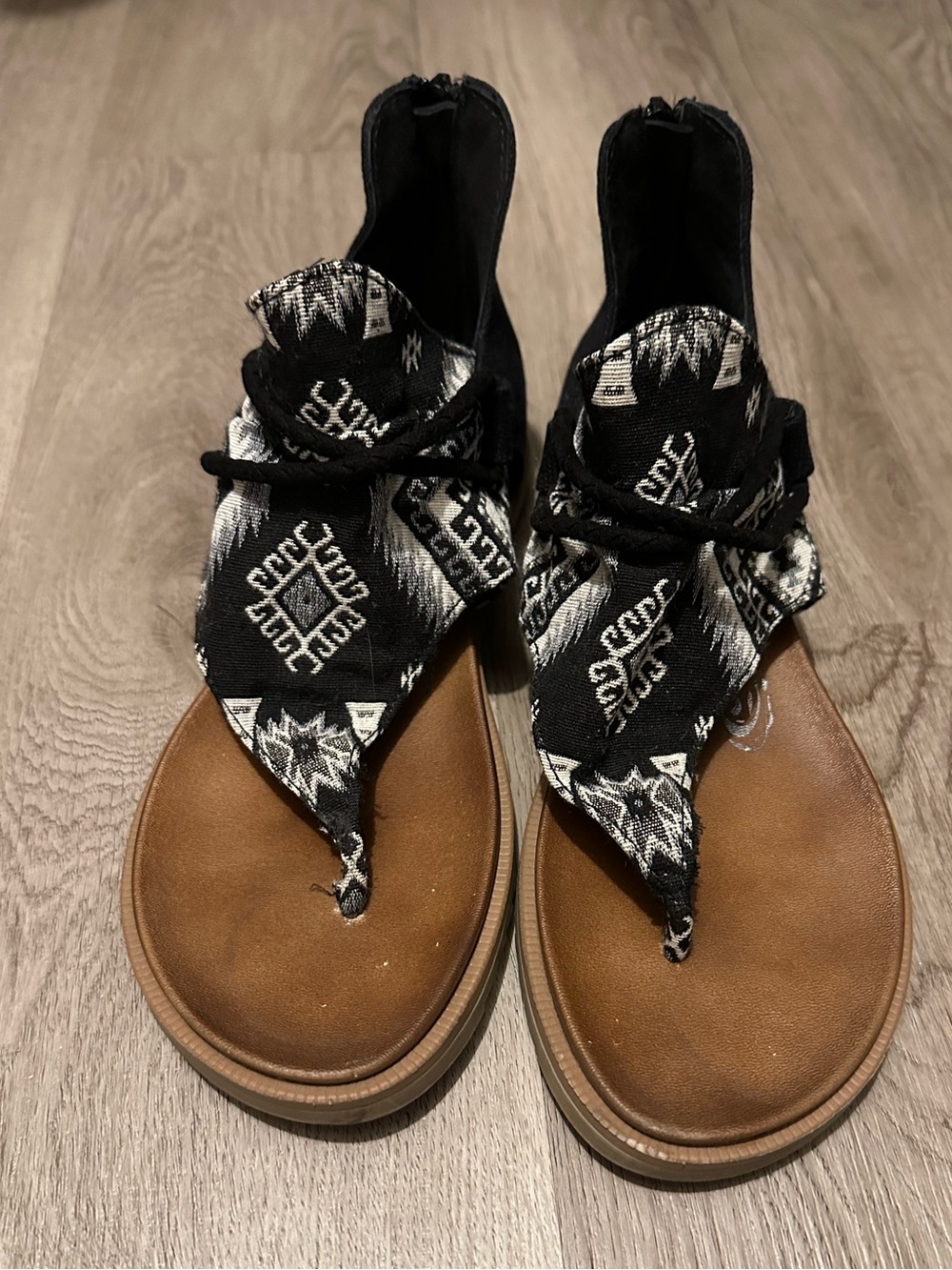 Very G Black & White Boho Thong Sandals